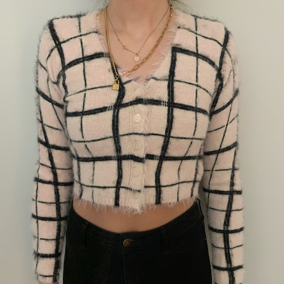 Urban Outfitters Sweater - tags still on! - Picture 2 of 3